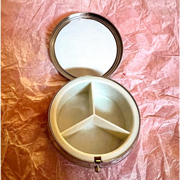 Round Decorative Pill Case/Box - Picture 3 of 5